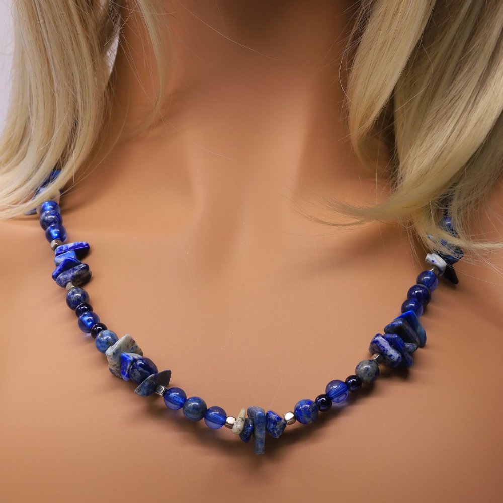 Necklace with Lapis Lazuli chips, Lapis and beads. Lobster clasp.
